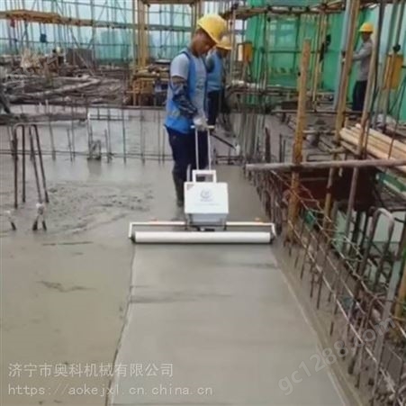 水泥地面覆膜机 混凝土地面盖膜机 省工高效 奥科机械