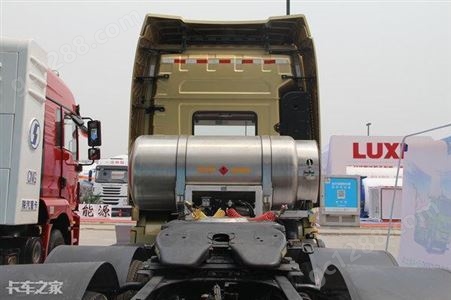 回收LNG CNG二手车头，解放，欧曼，天龙，德龙