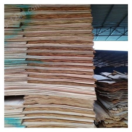 广西桉木旋皮厂 供应木皮子 木材加工优质桉木板皮