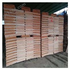 广西桉木旋皮厂 供应木皮子 木材加工优质桉木板皮